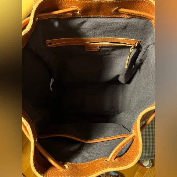 Madewell Transporter- Everyday Leather Drawstring Backpack in Brown. Gorgeous ❤️ - Picture 6 of 7